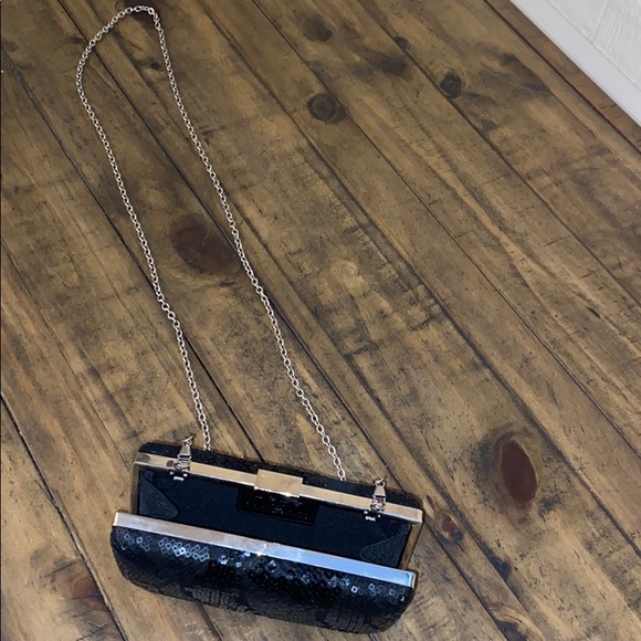 Black sequins clutch with chain link straps - Picture 4 of 4